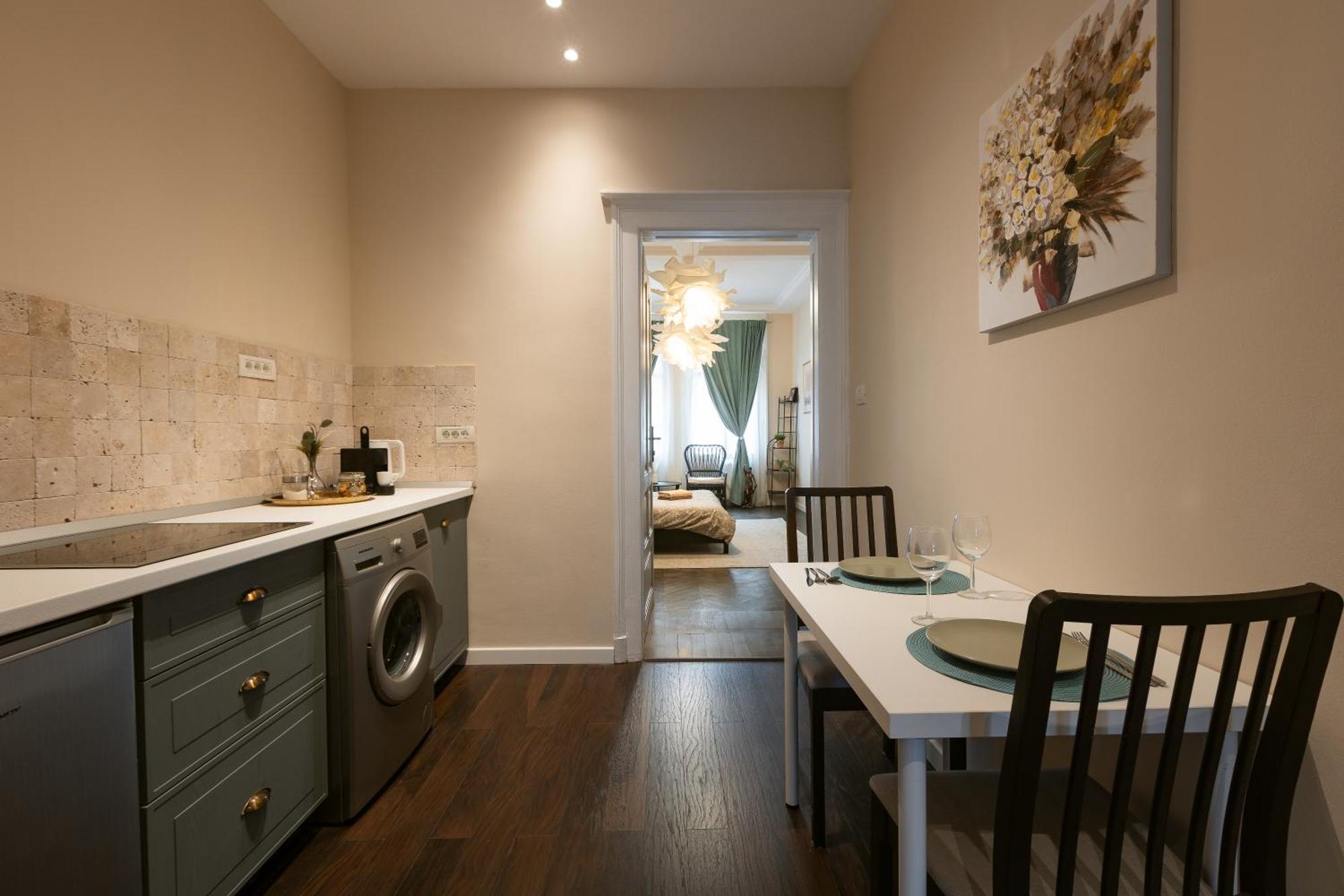 Central Charm - 2Br Apartment Timişoara Eksteriør billede