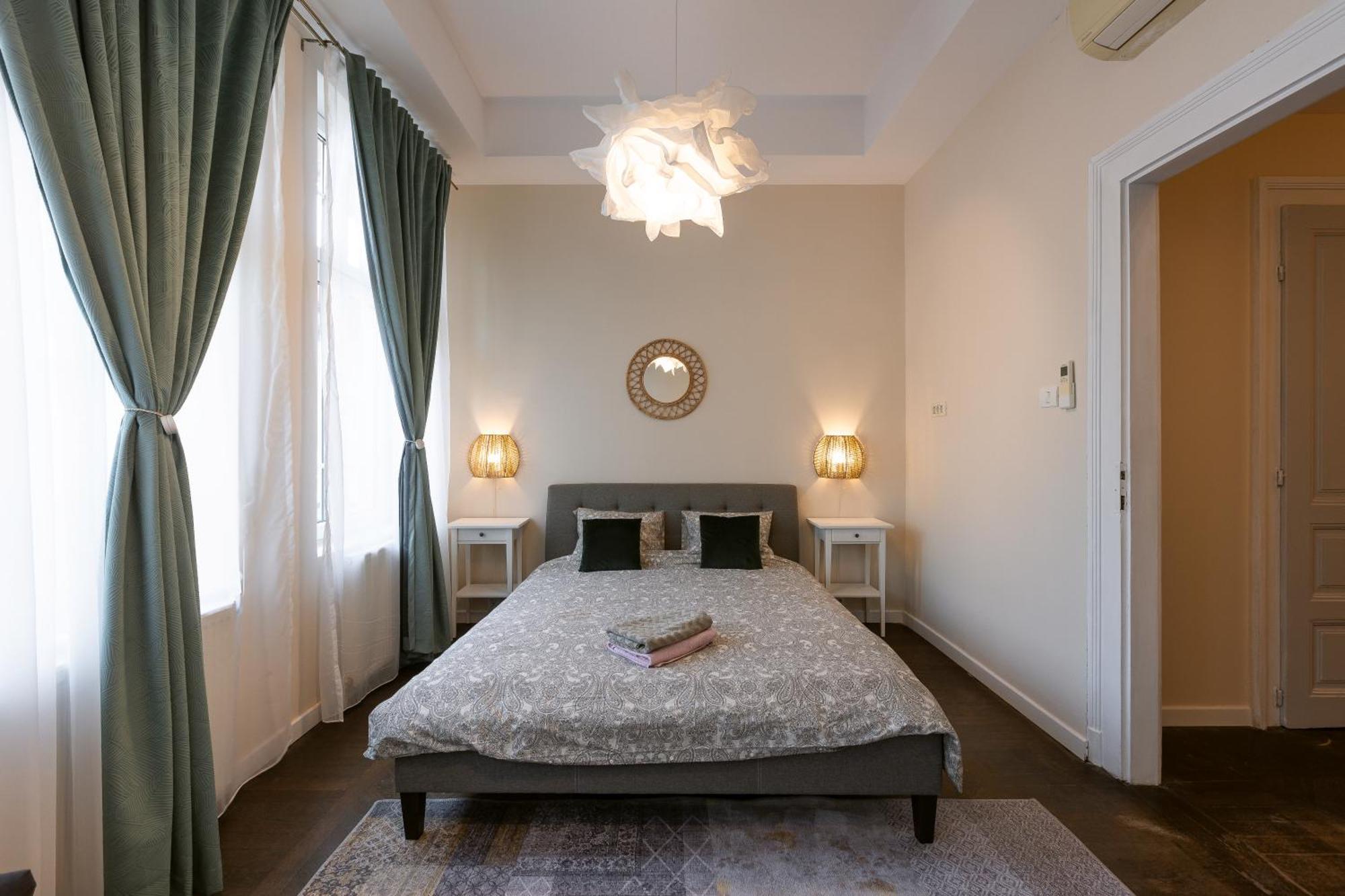 Central Charm - 2Br Apartment Timişoara Eksteriør billede