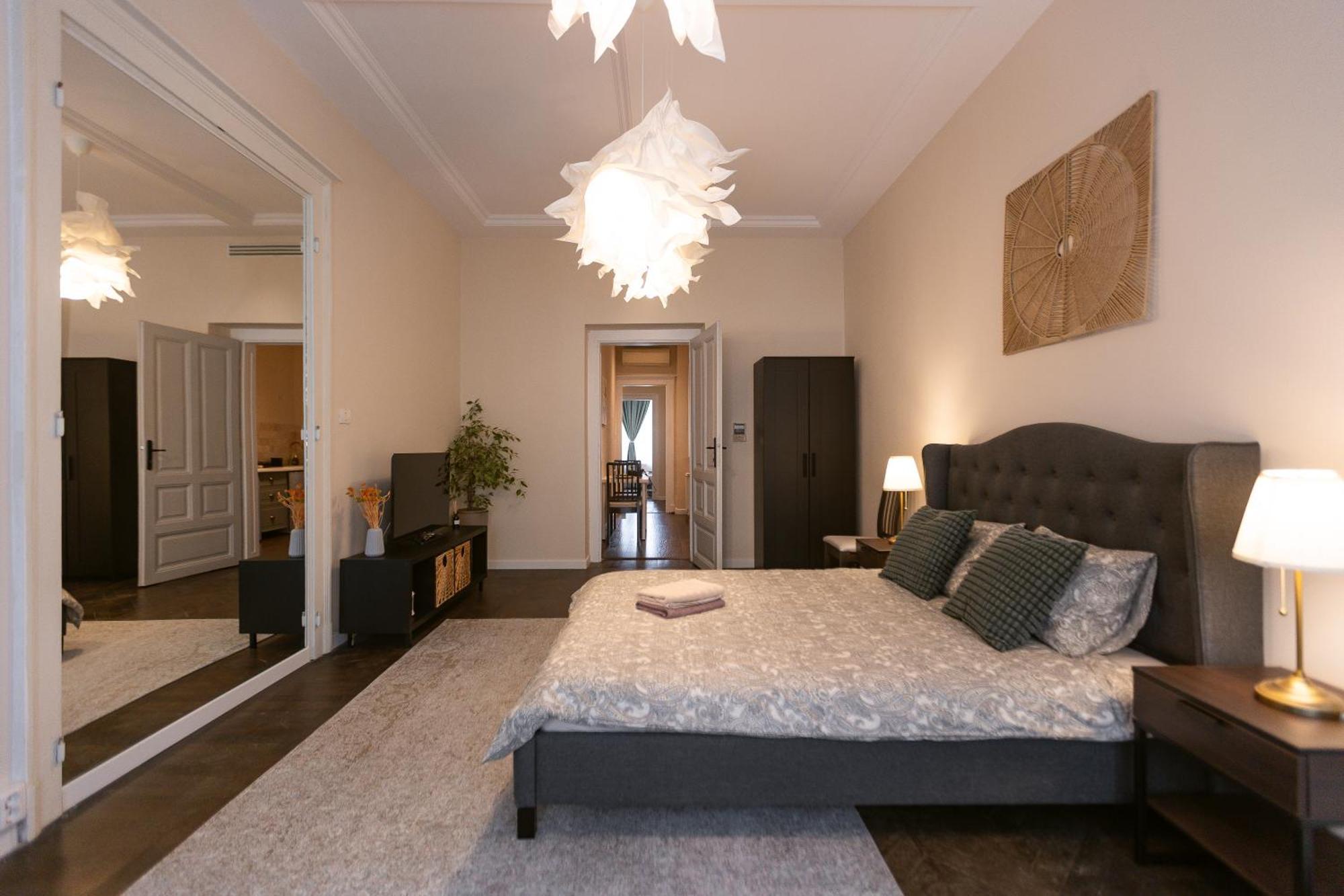 Central Charm - 2Br Apartment Timişoara Eksteriør billede